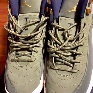 Jordan  12s olive green size 6
